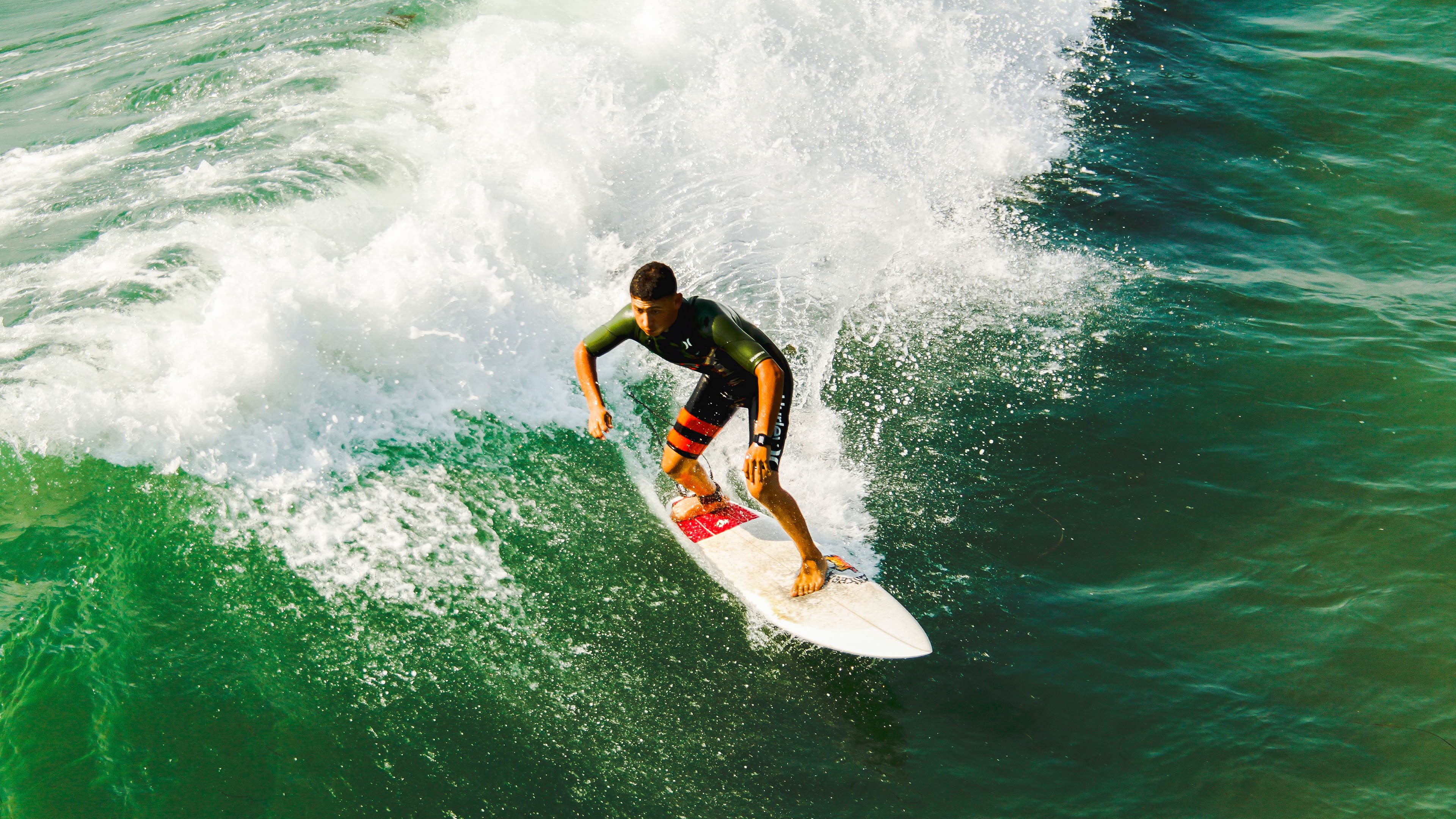 世界杯预选赛次回合激情夜！爱德华兹里突外投，山东泰山大胜武汉三镇